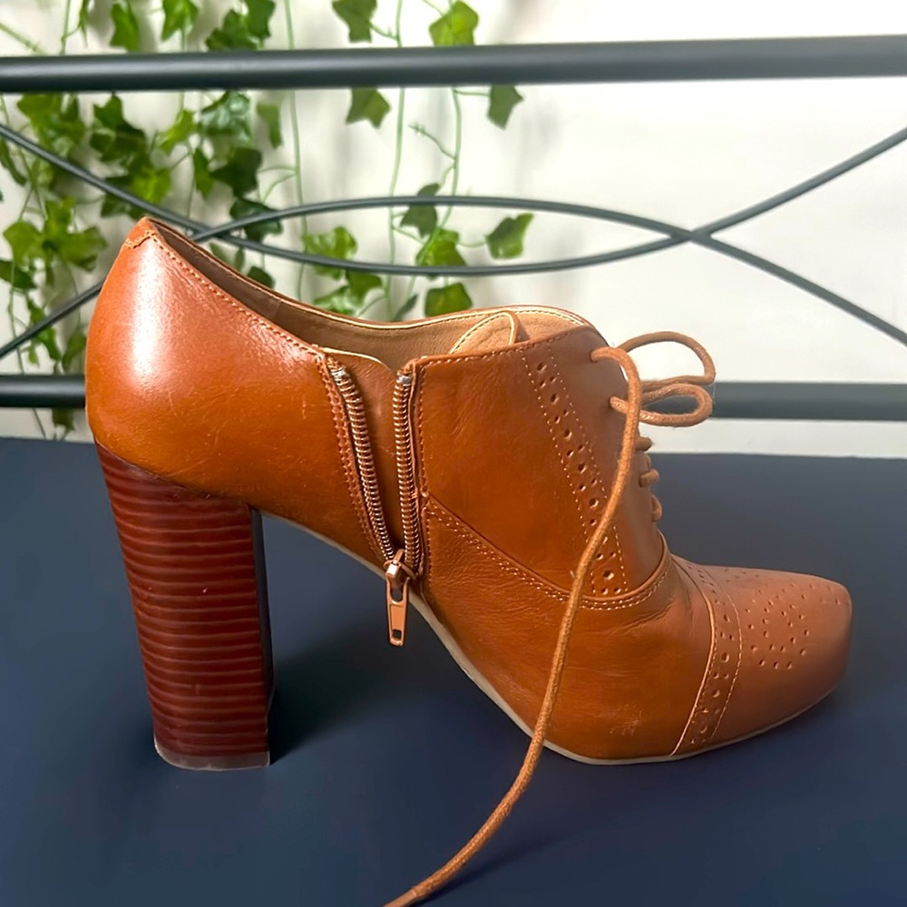 Crown Vintage booties